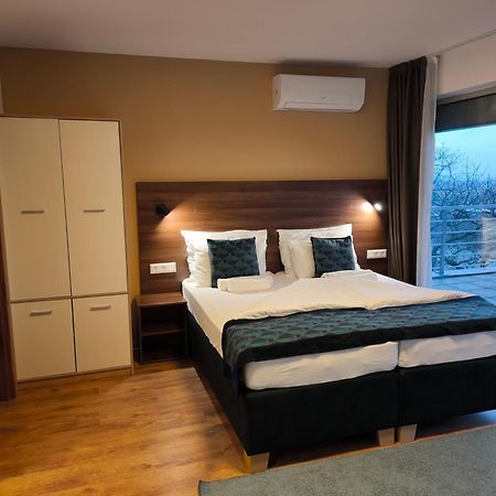 River View Apartments Hotel Bratislava Exterior foto