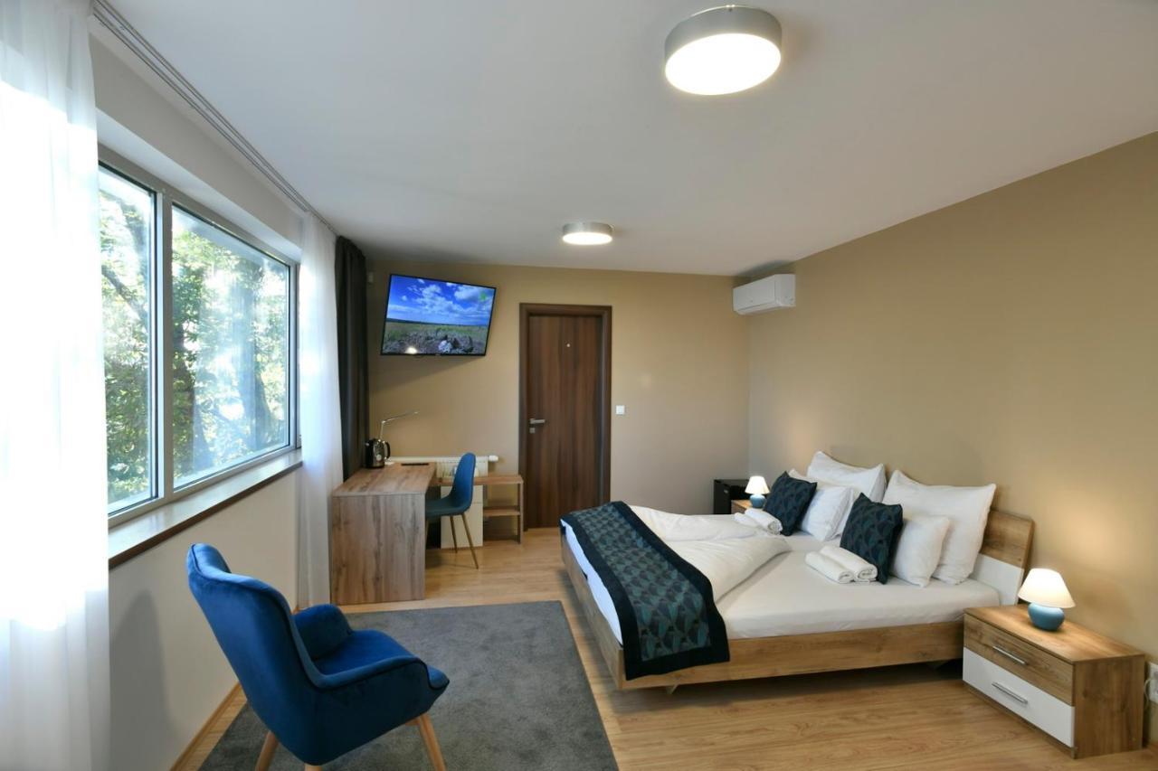 River View Apartments Hotel Bratislava Exterior foto