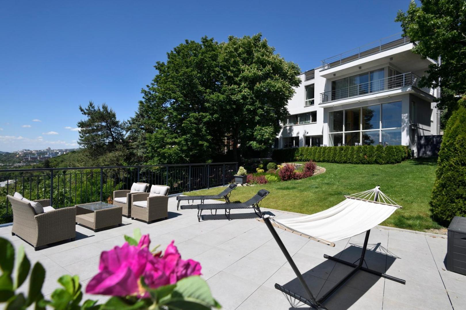 River View Apartments Hotel Bratislava Exterior foto